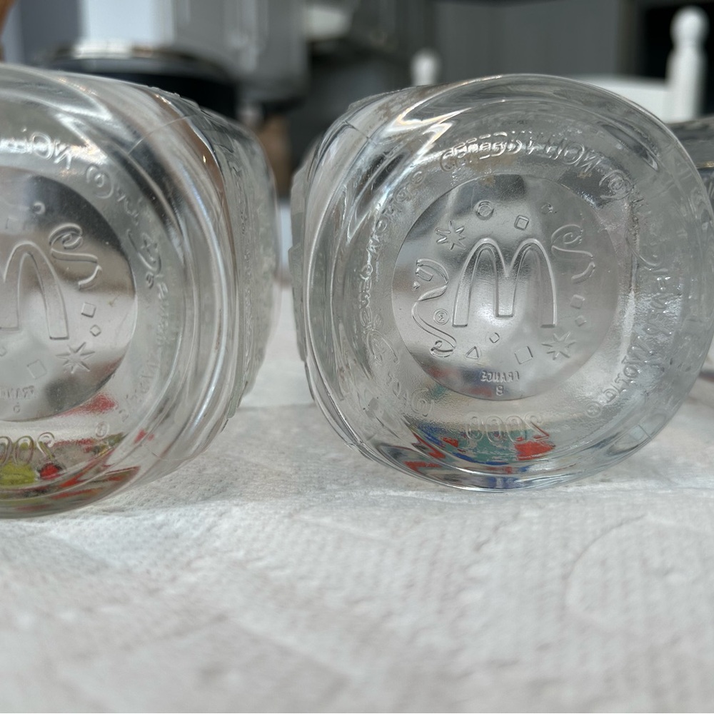Mickey Mouse Commemorative 2000 celebration set of 4 different glasses - Picture 8 of 9